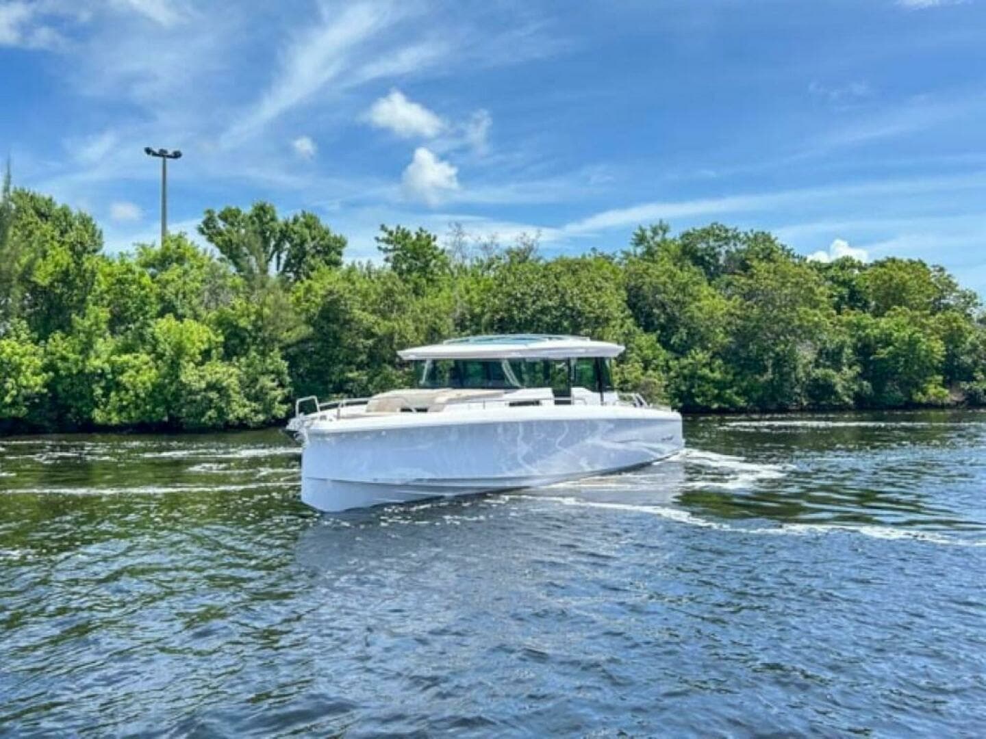 2024 Axopar 45 XC Cross Cabin - Image 6