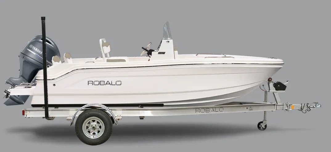 2026 Robalo R160 Center Console