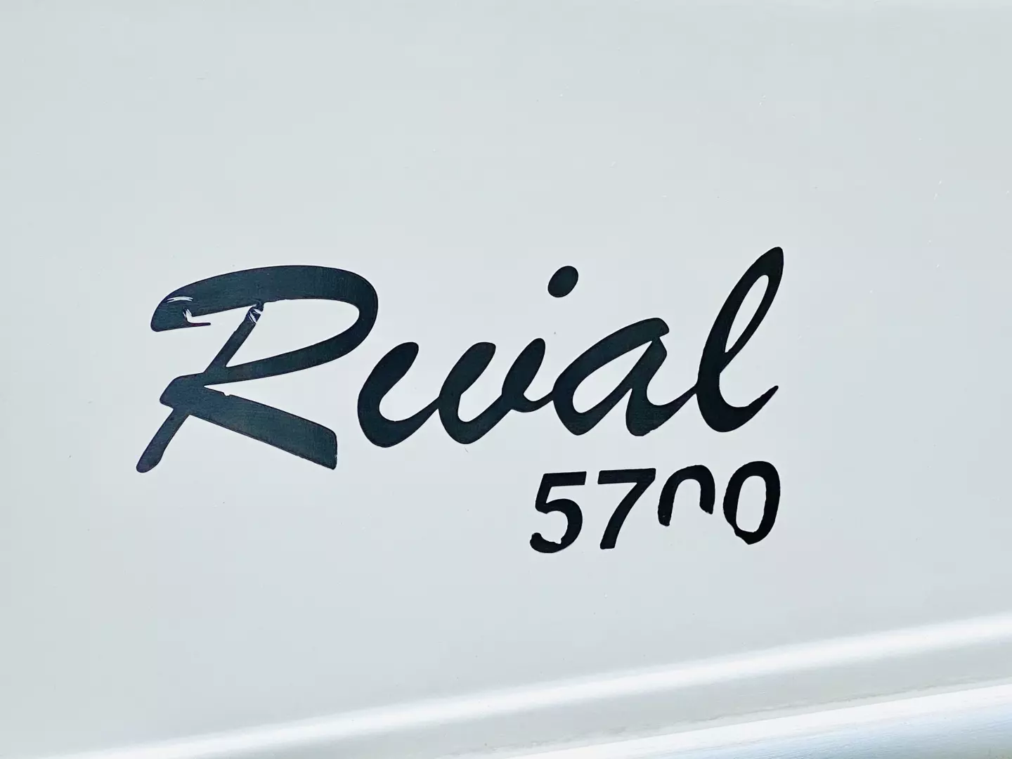 2003 Navigator 5700 Rival - Image 2