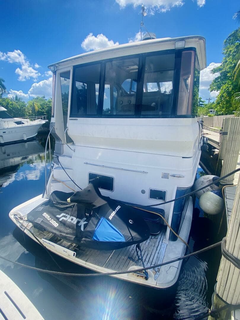 2000 Carver 506 Motor Yacht - Image 2