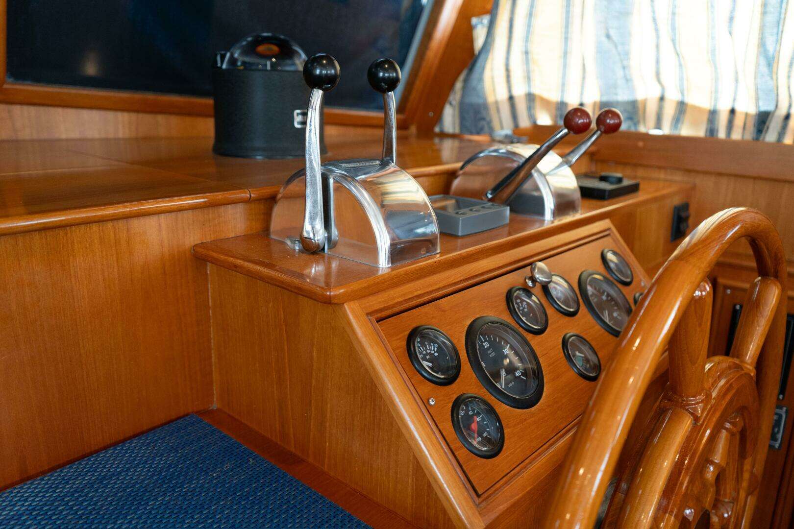 2001 Grand Banks 42 Classic - Image 58