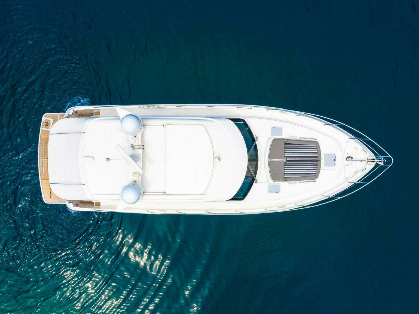 2019 Riviera 4800 Sport Yacht - Image 10