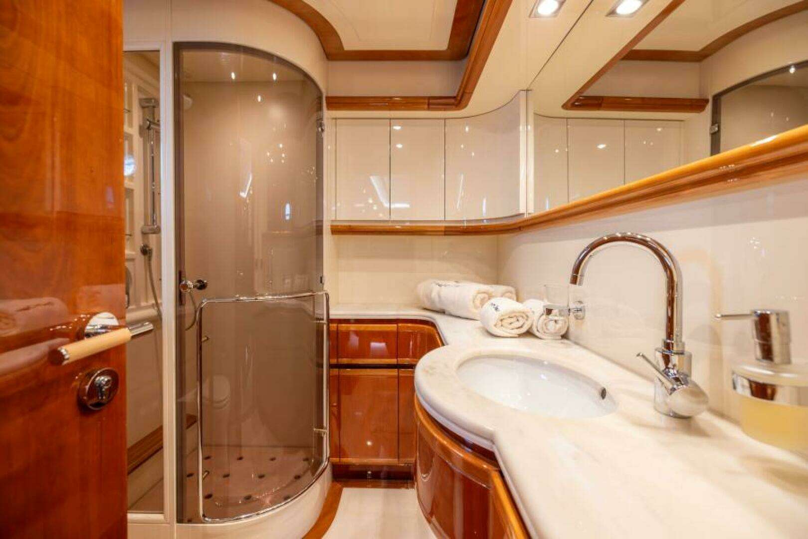 2001 Ferretti Yachts 94 Raised Pilothouse - Image 23