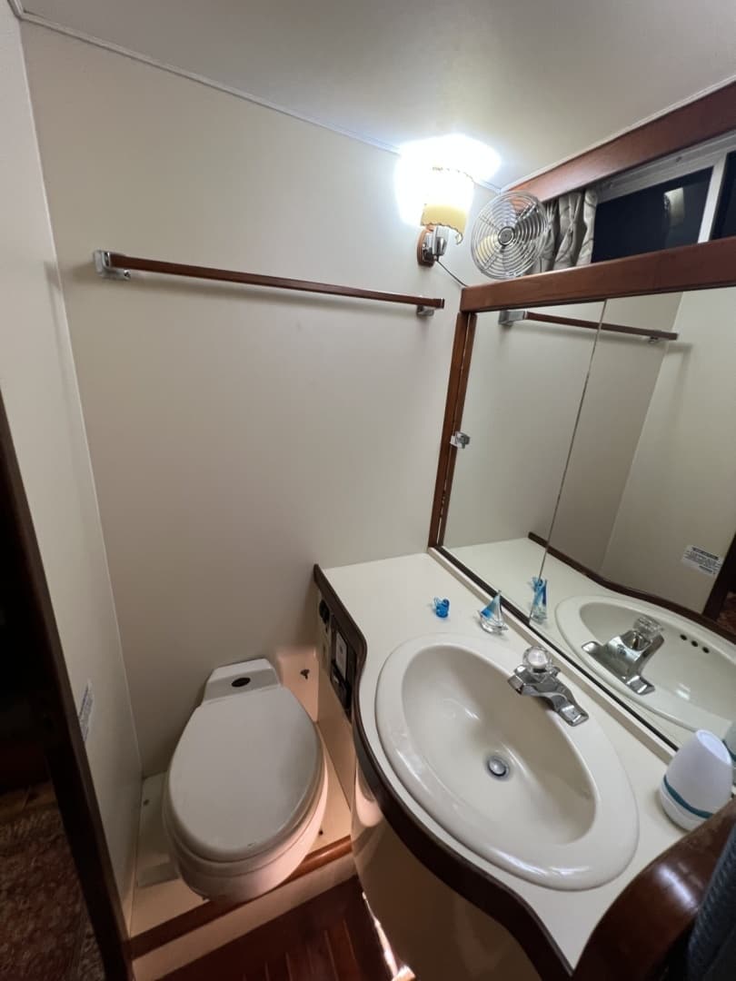 1982 Gulfstar 48 Aft Cabin - Image 21