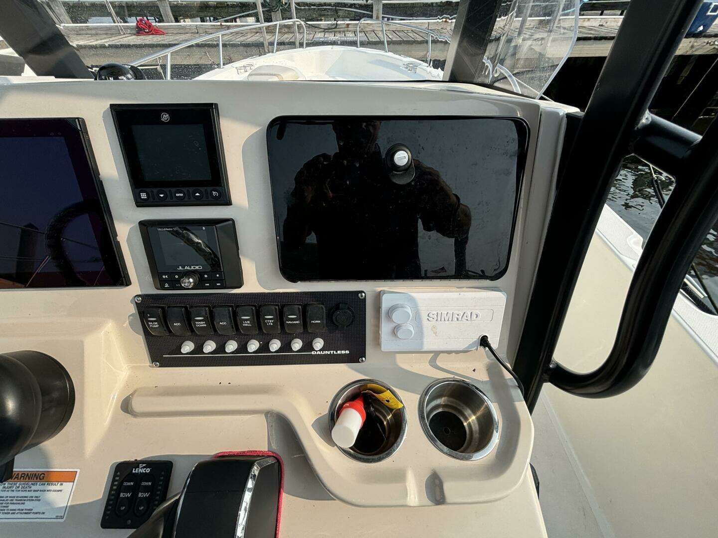 2023 Boston Whaler 250 Dauntless - Image 14