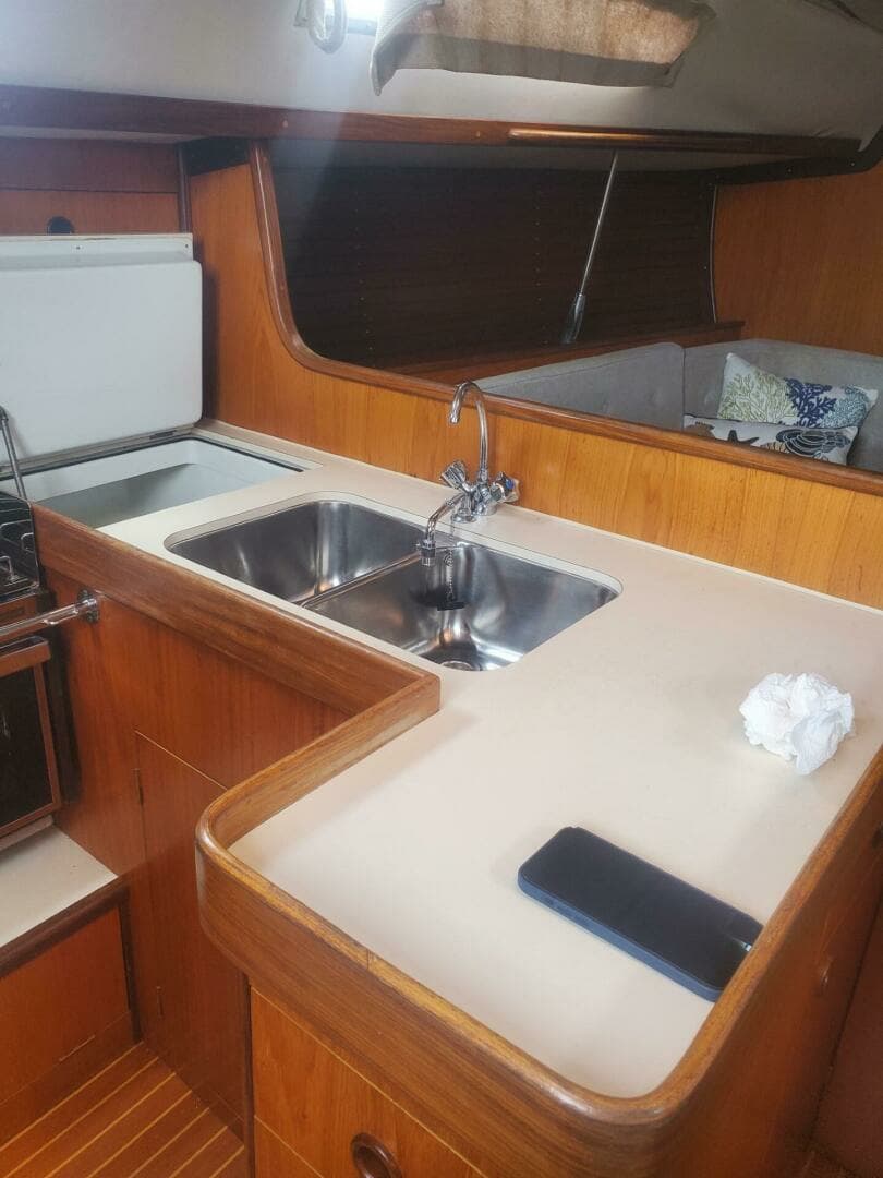 1985 Beneteau First 375 - Image 19