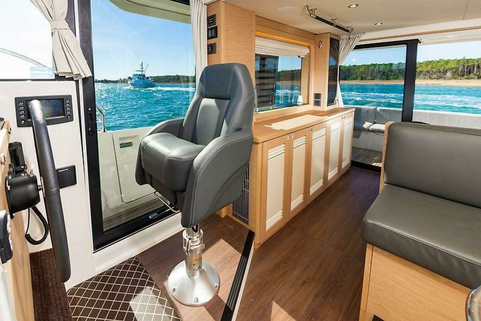 2022 Beneteau Swift Trawler - Image 32