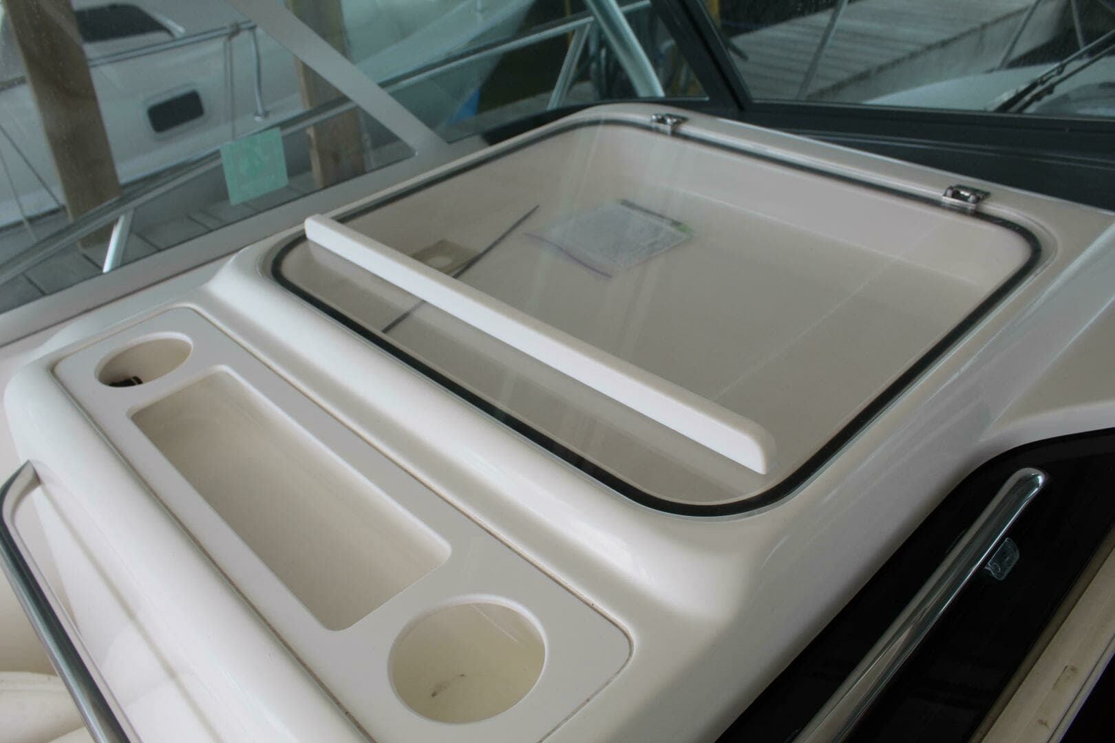 2001 Pursuit 3400 Express - Image 13
