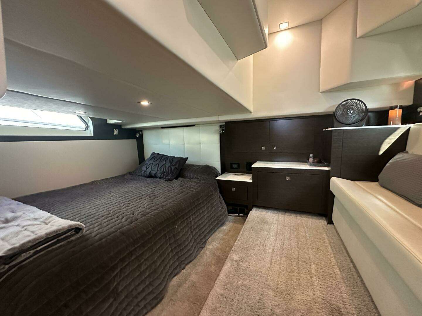 2017 Cruisers Yachts 390 Express Coupe - Image 42
