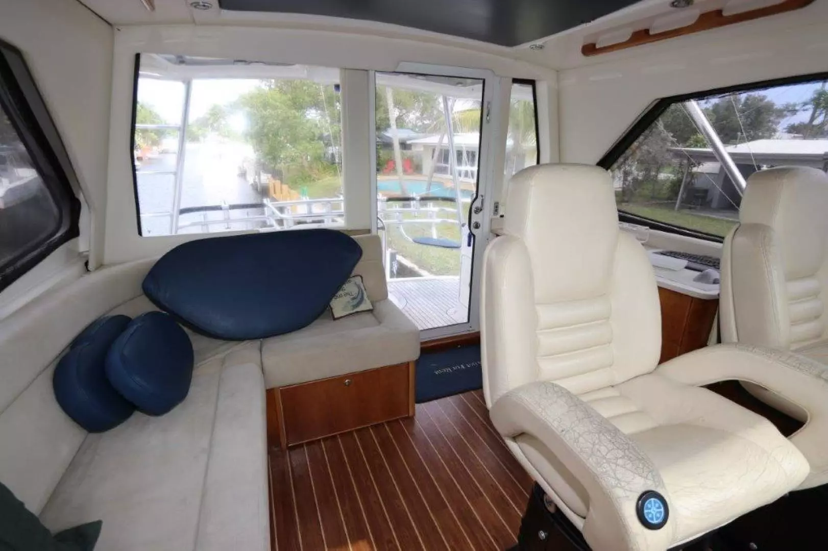 2004 Riviera Enclosed Flybridge - Image 35