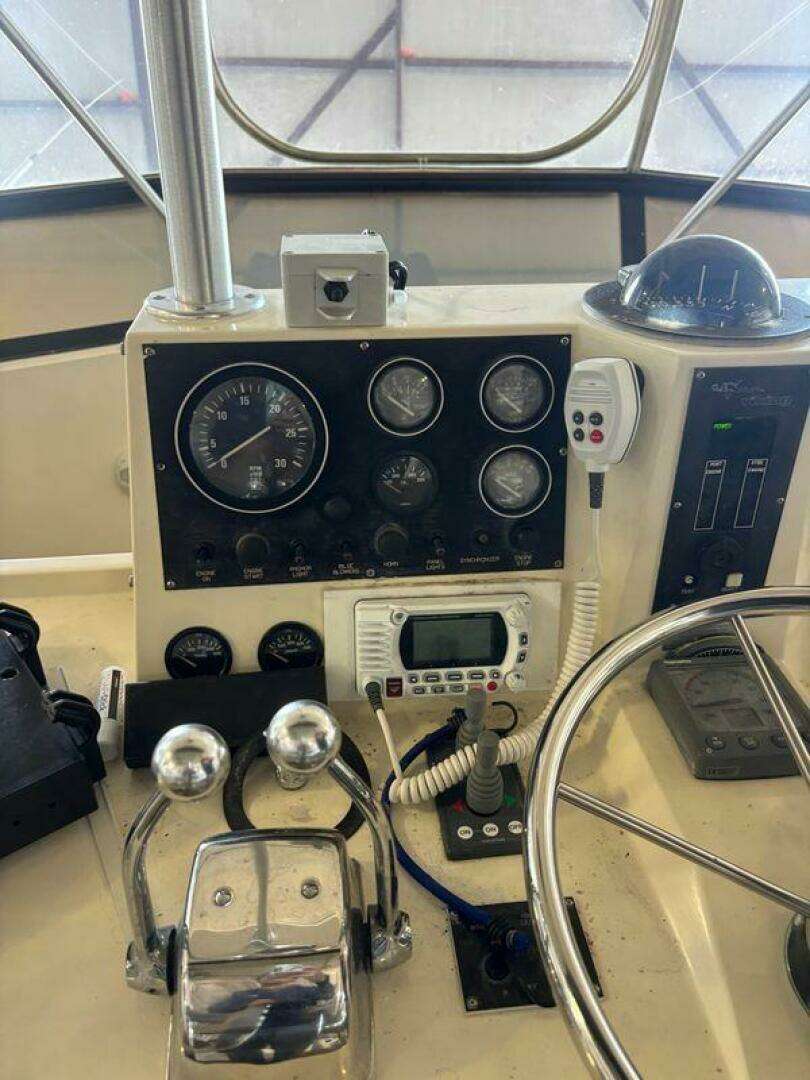 1988 Viking 45 Convertible - Image 7