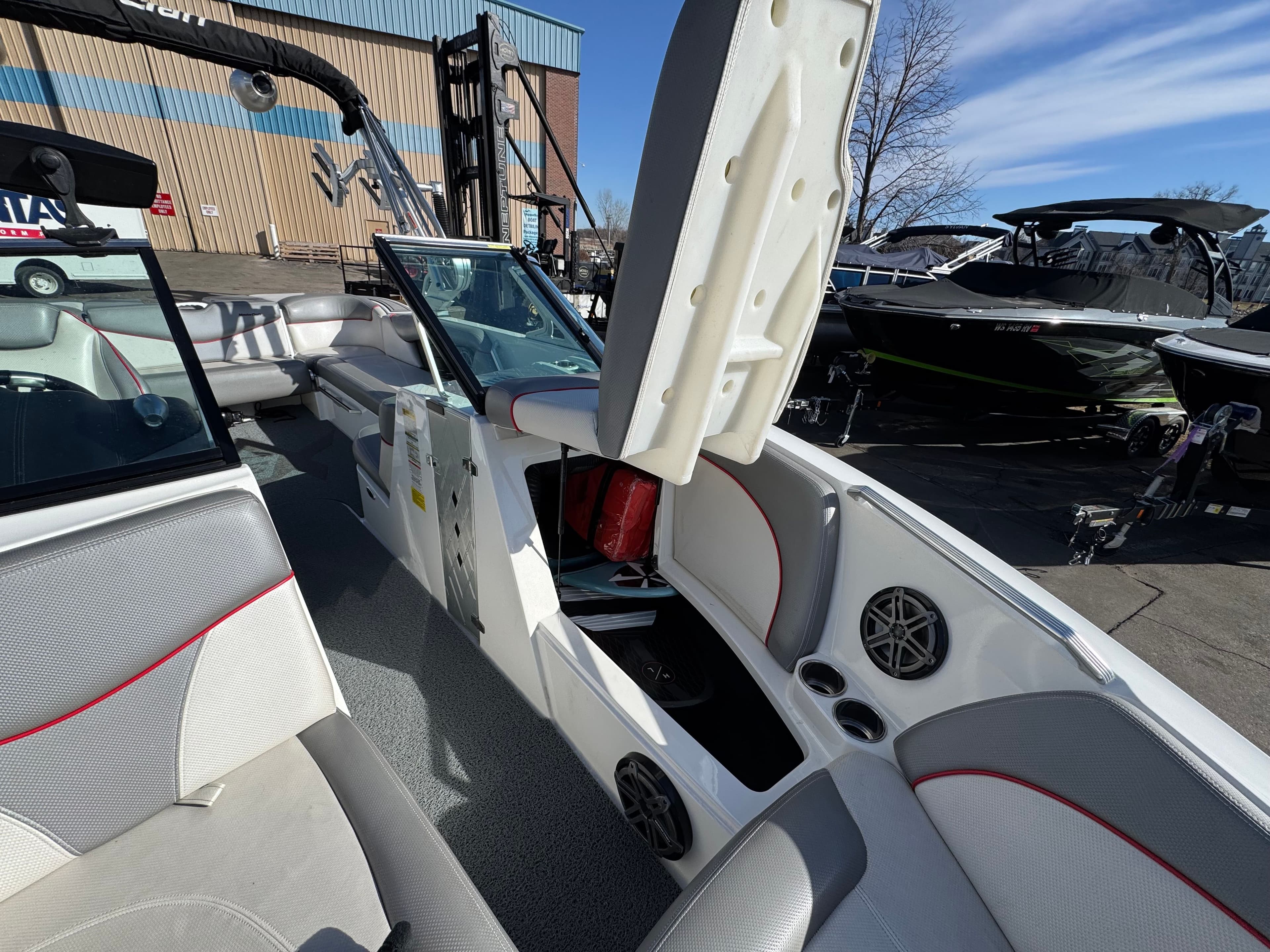 2016 MasterCraft X30 - 25