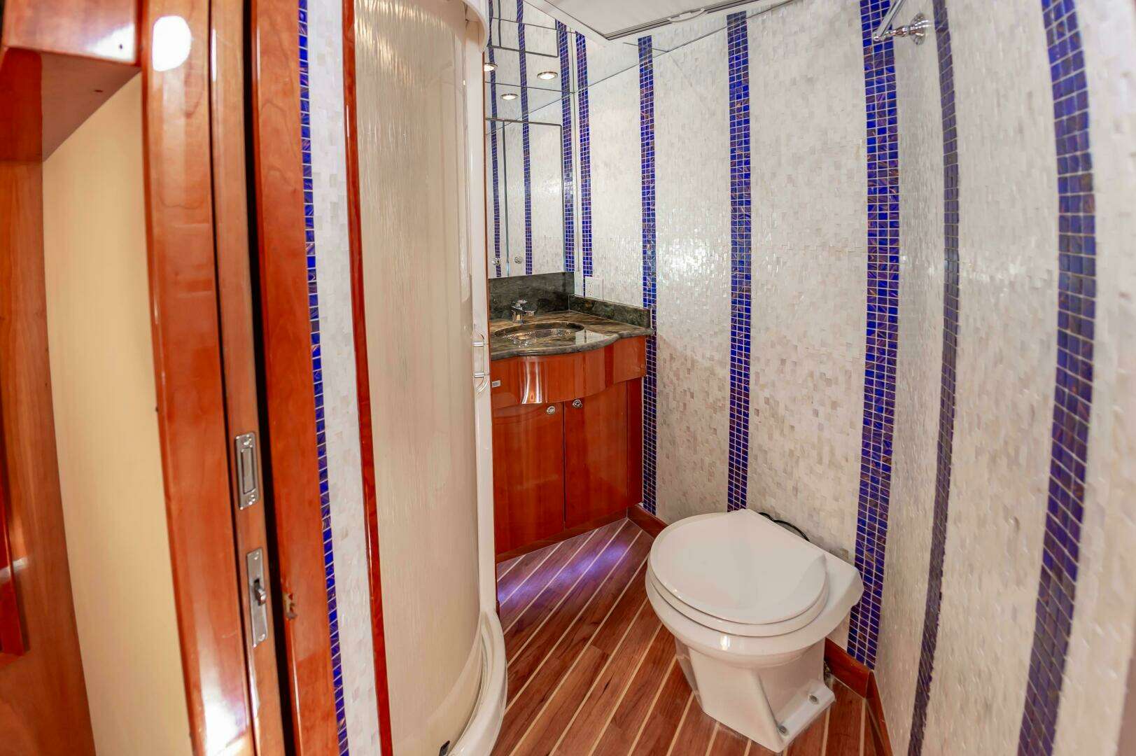 2008 Hatteras 64 Enclosed Bridge - Image 55