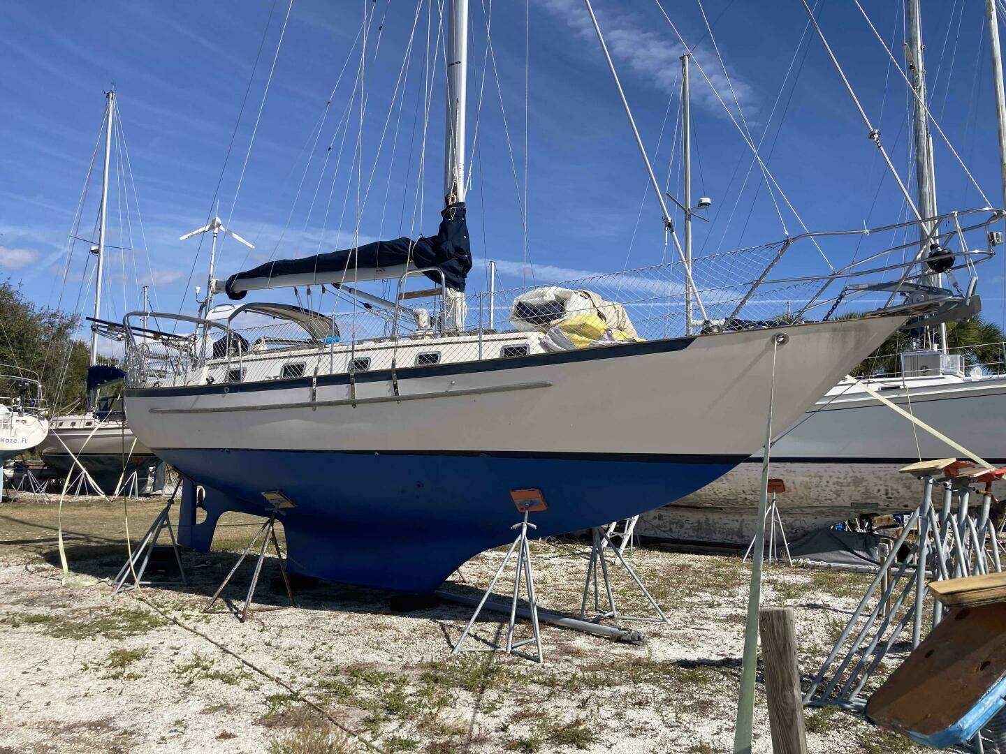 1994 Pacific Seacraft Crealock 37 - Image 2