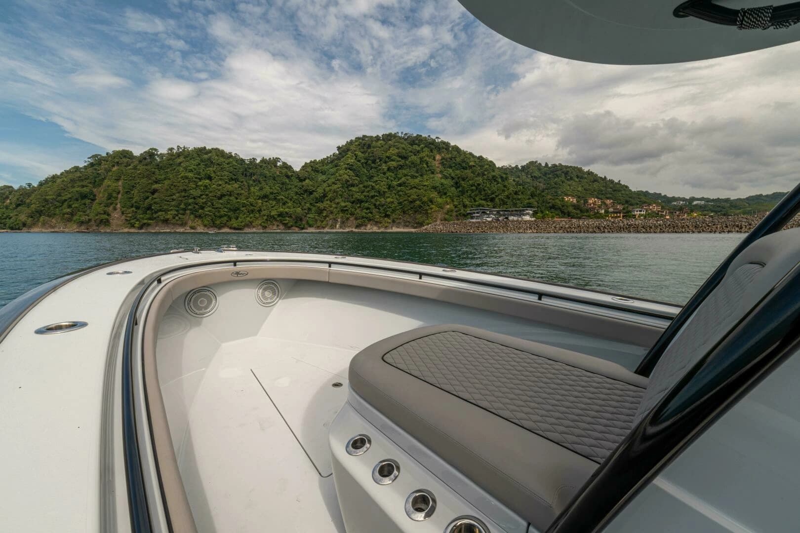 2024 Valhalla Boatworks V-33 - Image 10