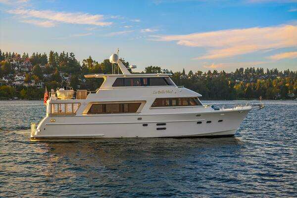 2014 Hampton 720 Skylounge LRC - Image 1
