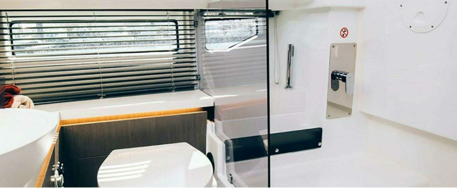 2025 Wellcraft 38 Explorer - Image 10