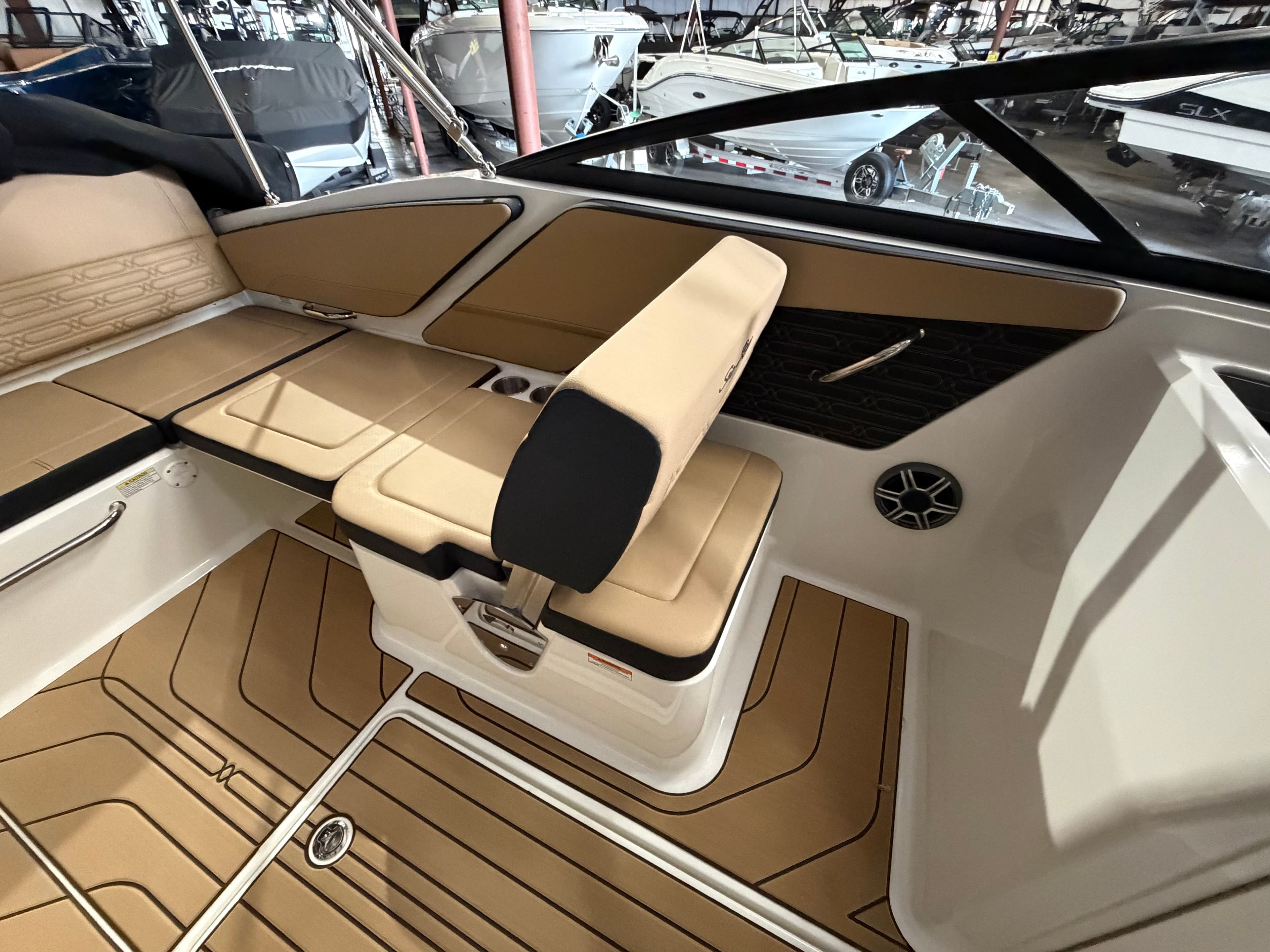 2026 Sea Ray SPX 210 - 28