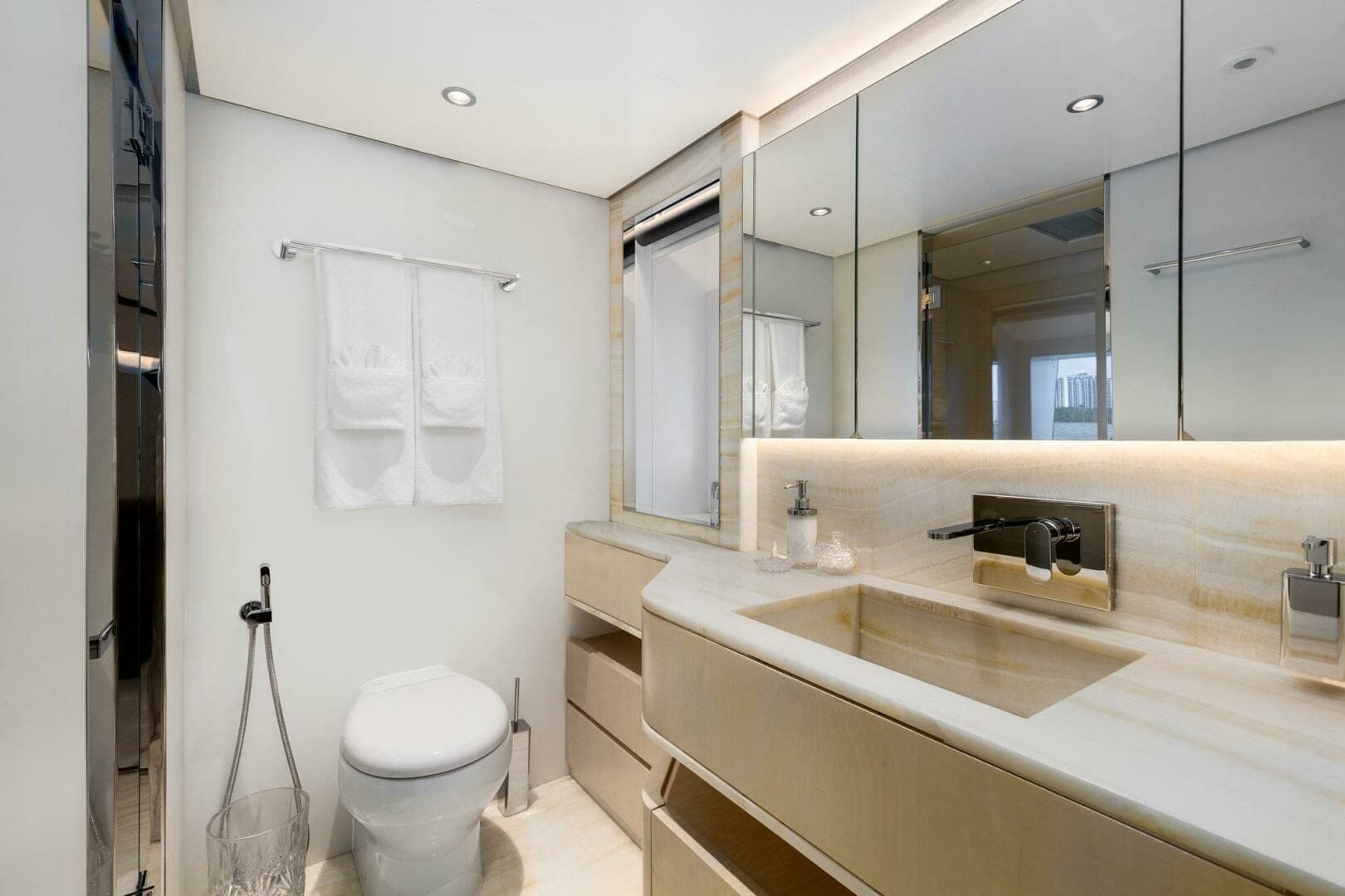 2022 Majesty Yachts 120 - Image 24