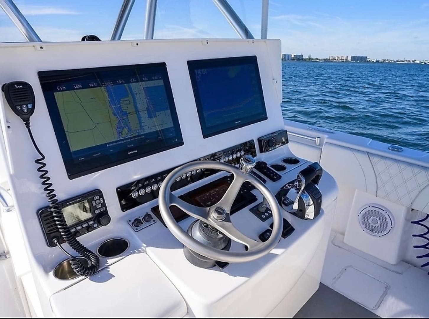 2019 Contender Center Console - Image 4