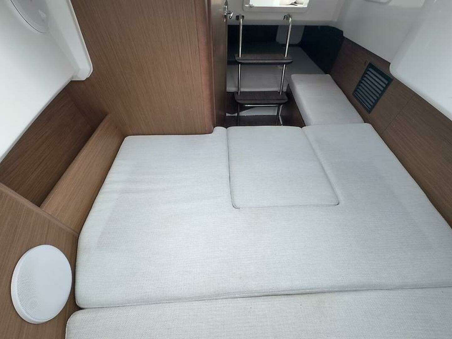2023 Jeanneau 9.0 CC - Image 30