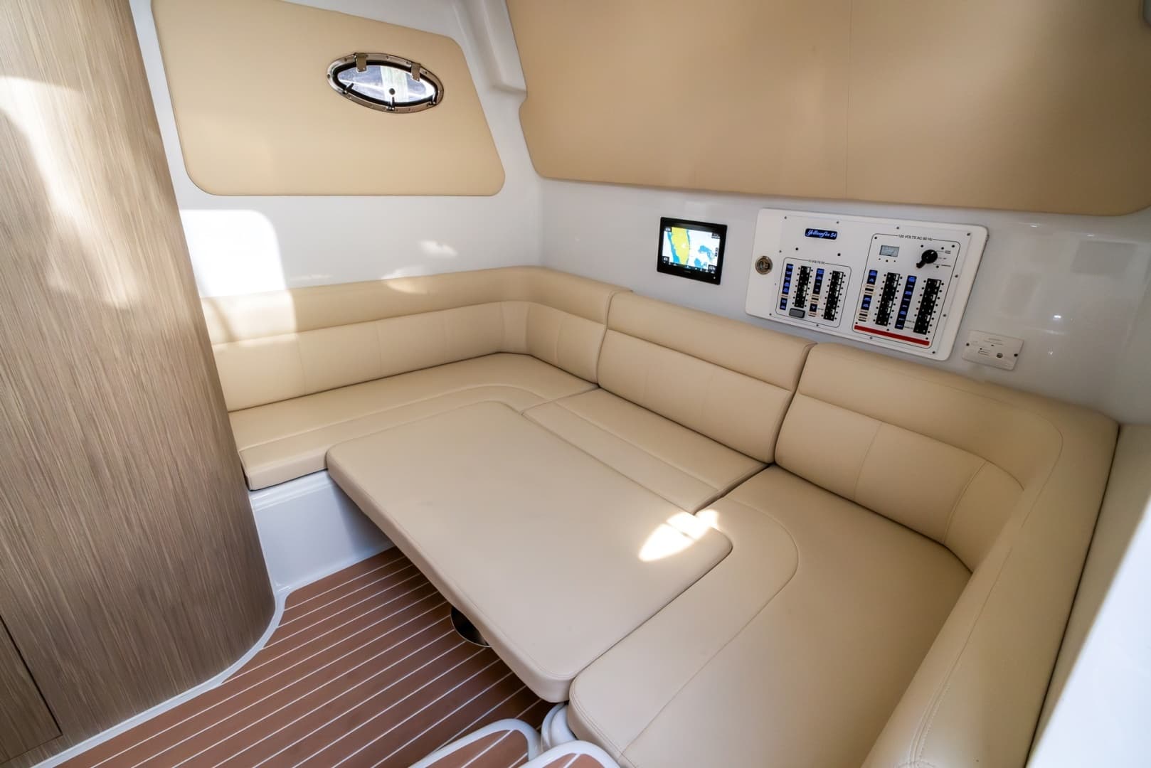 2024 Yellowfin 54 Offshore - Image 50