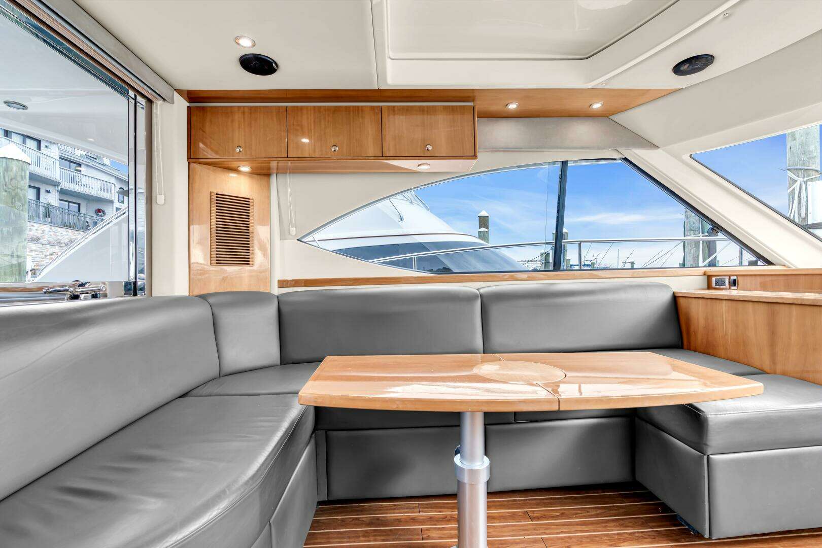 2014 Riviera 44 Sport Yacht - Image 38