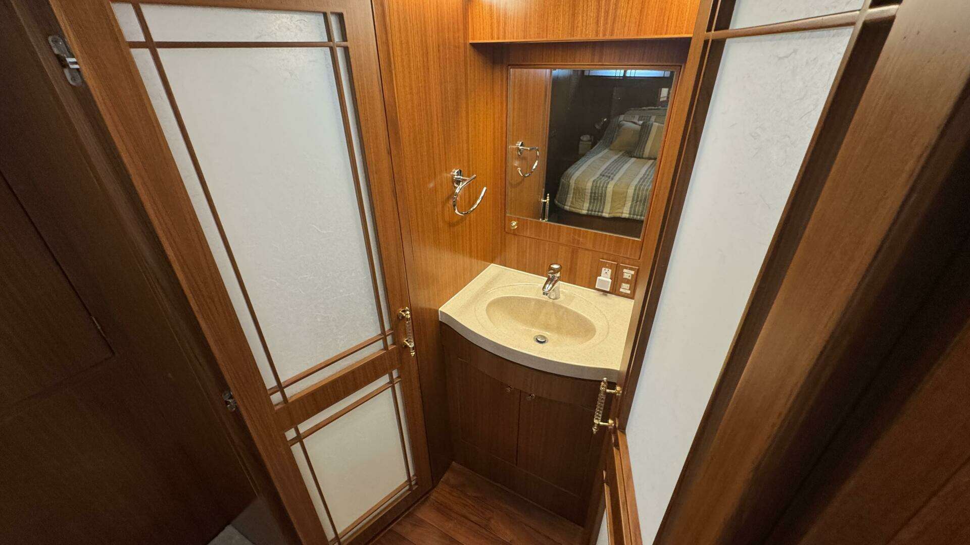 2007 Jefferson 52 Pilothouse SE - Image 38
