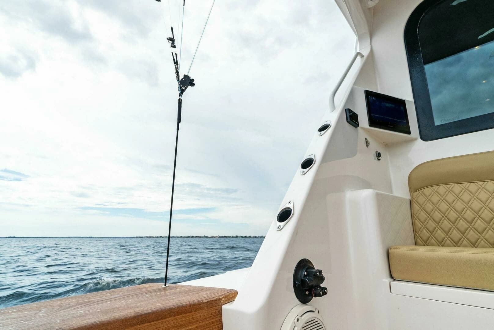 2006 Viking 61 Convertible - Image 58