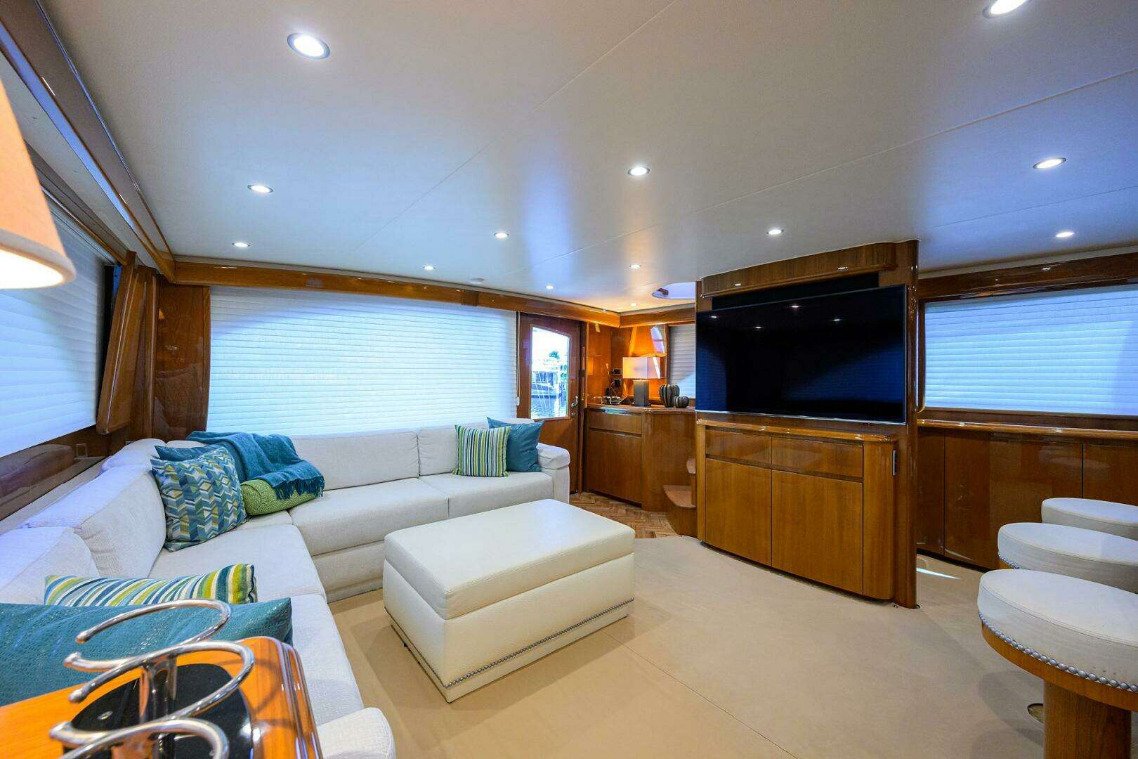 2014 Viking 76 Enclosed Bridge - Image 9
