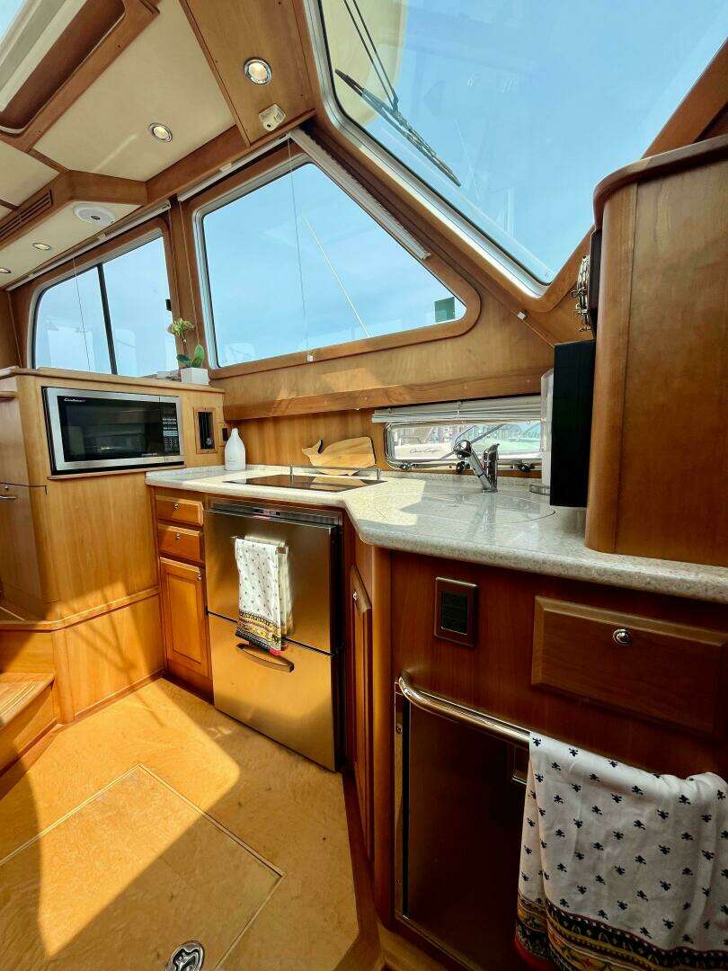 2010 Sabre 40 Sedan - Image 26