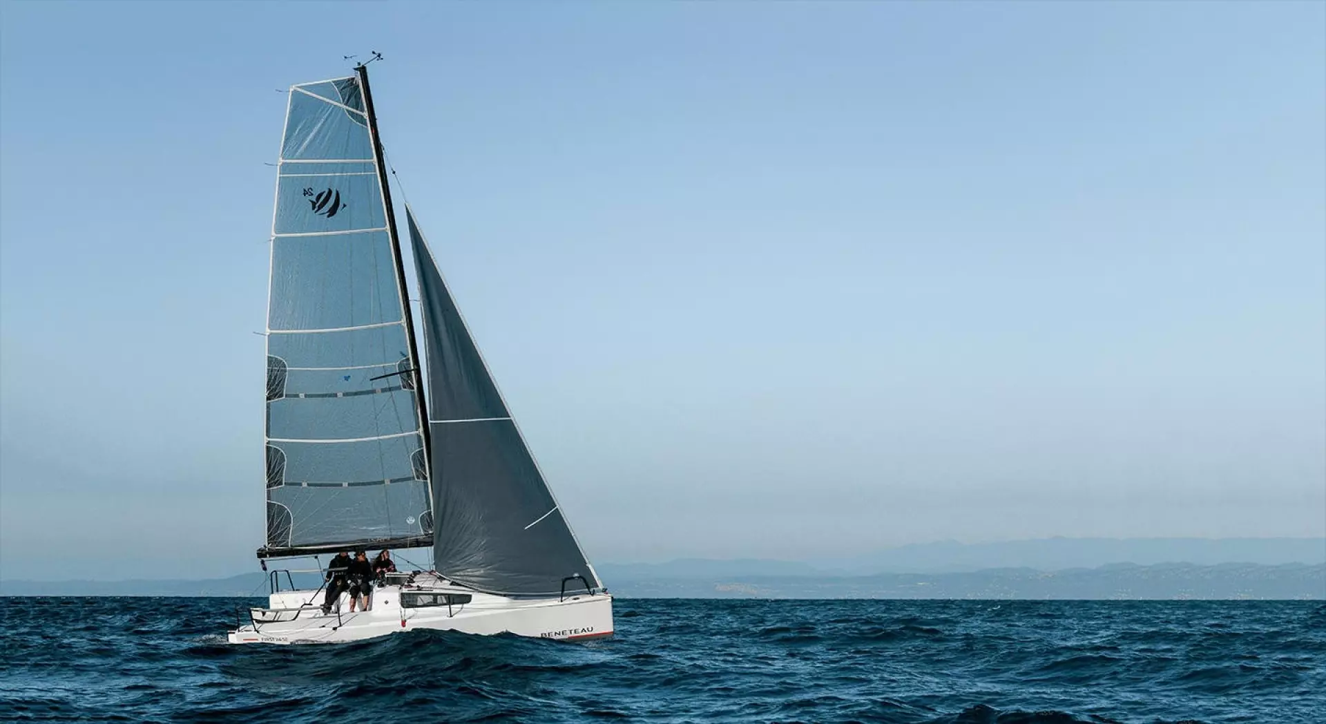 2026 Beneteau First 24 SE - Image 12