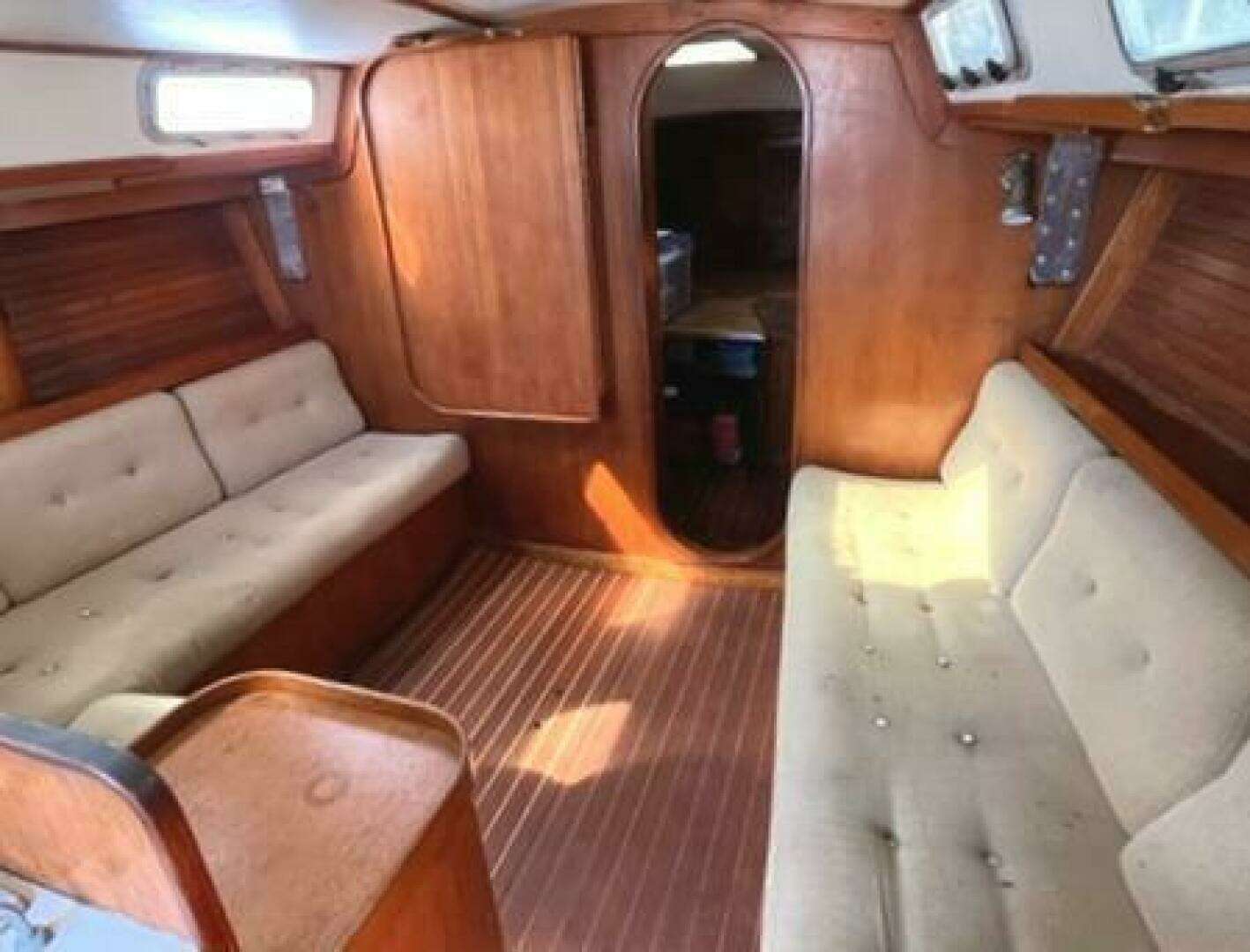 1986 J Boats Masthead Sloop - Image 9