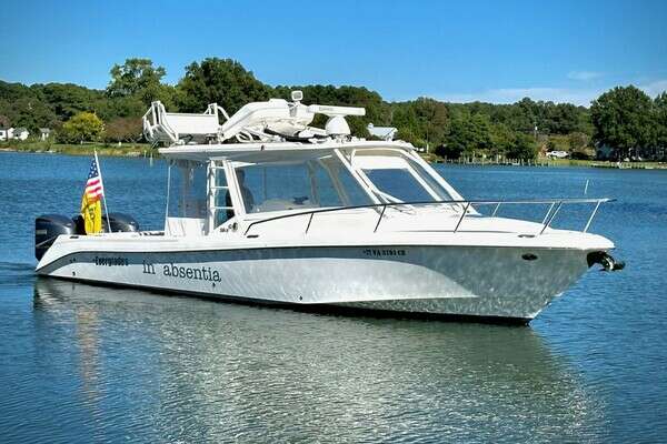 2017 Everglades 350 LX - Image 1