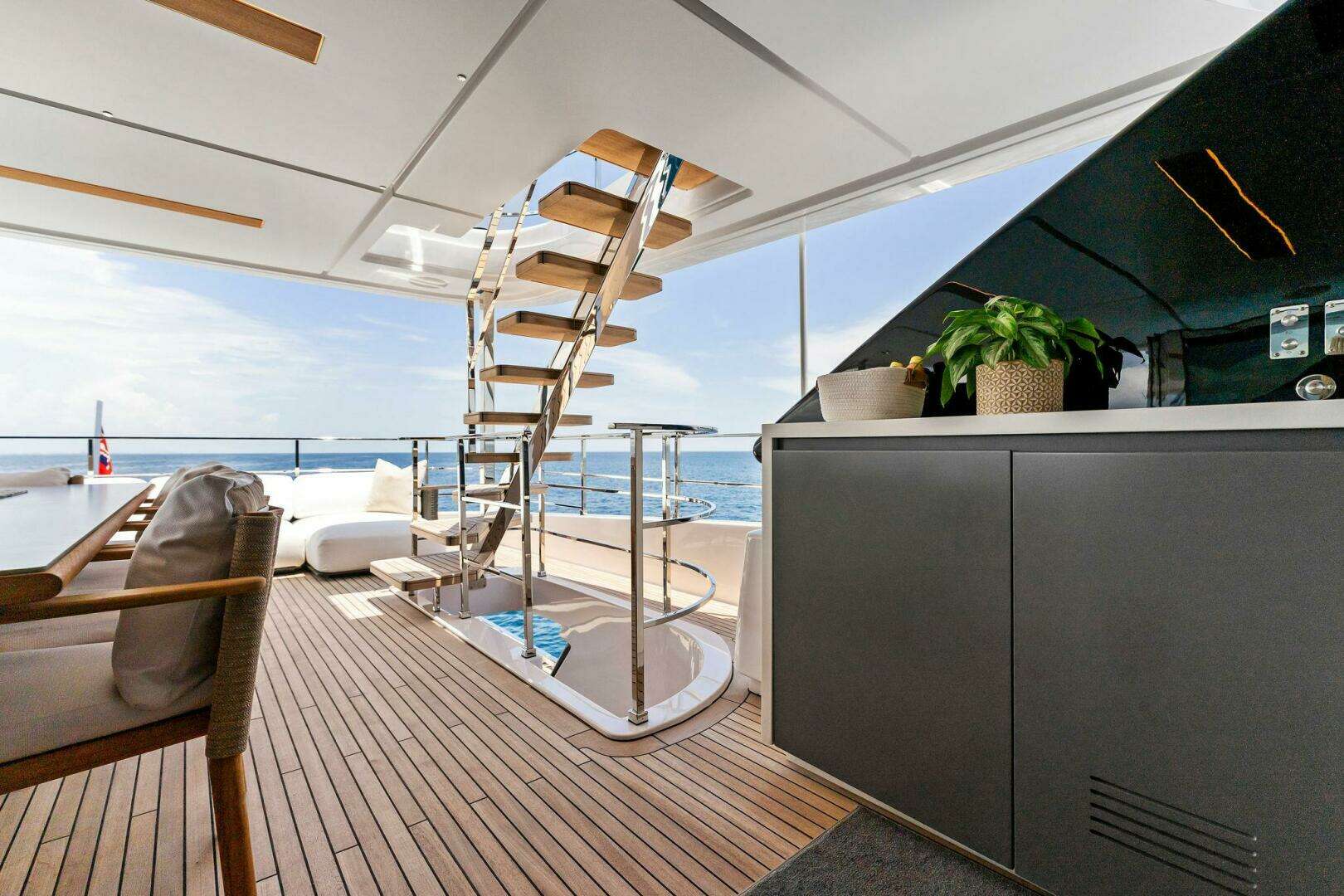 2024 Custom Line Navetta 33 - Image 40