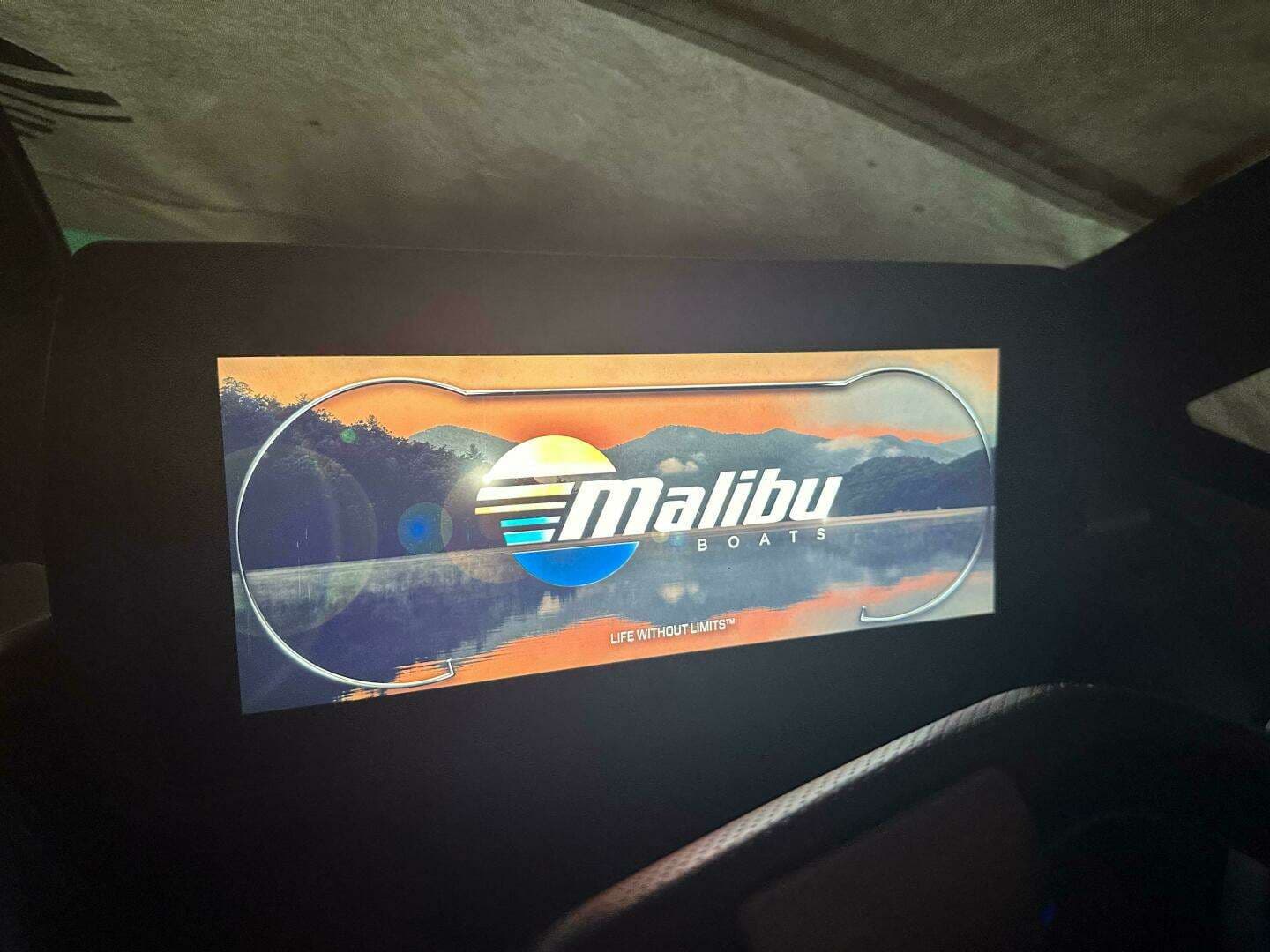 2020 Malibu 32 MXZ - Image 6