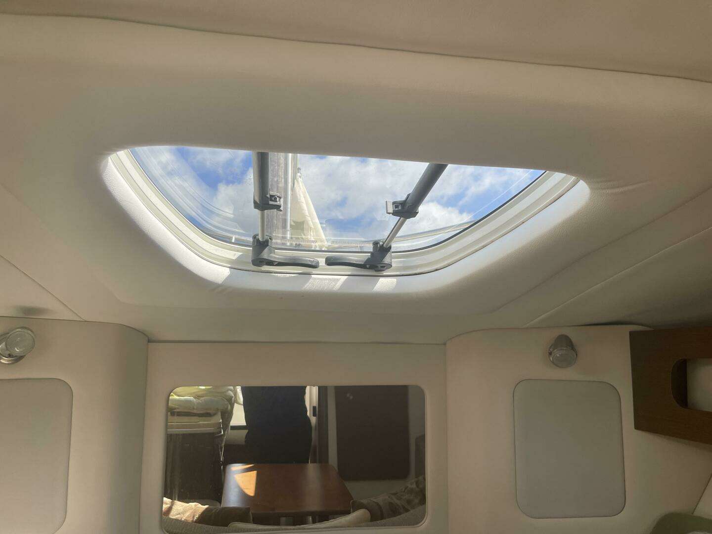 2015 Sea Ray 260 Sundancer - Image 39