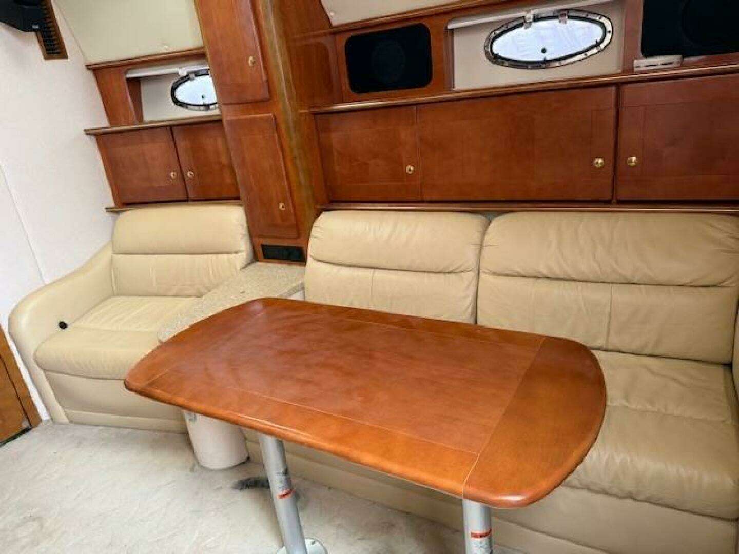 2006 Rinker 410 express diesel - Image 37