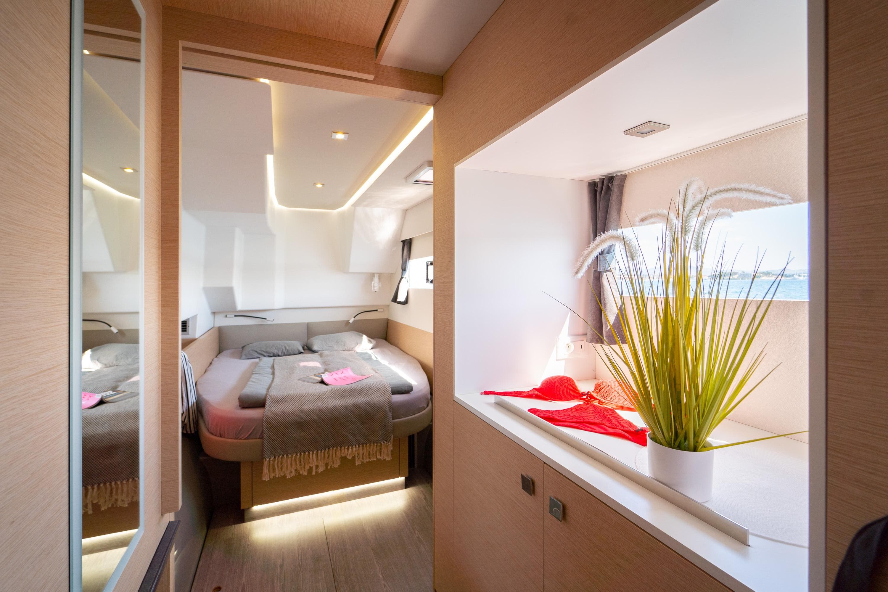 2019 Fountaine Pajot Motor Yacht 37 - 66