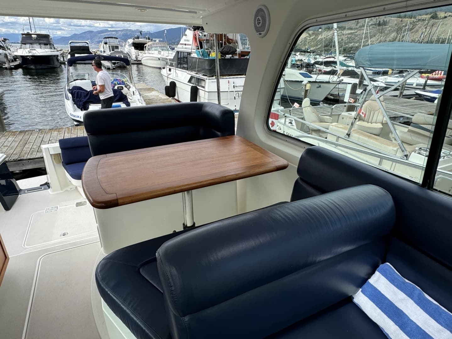 2008 Back Cove 33 - Image 12