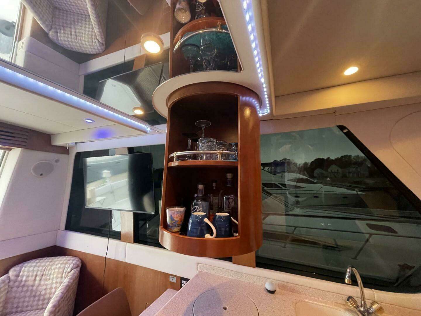 1998 Carver 53 Voyager - Image 47
