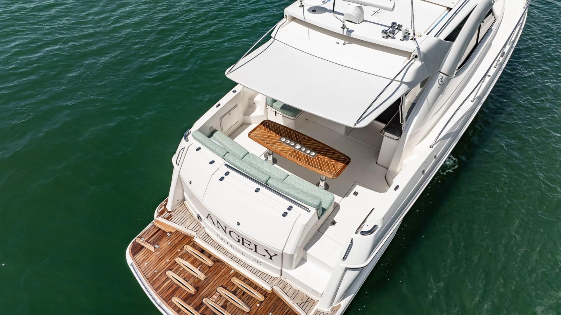 2016 Riviera 5000 Sport Yacht - Image 21