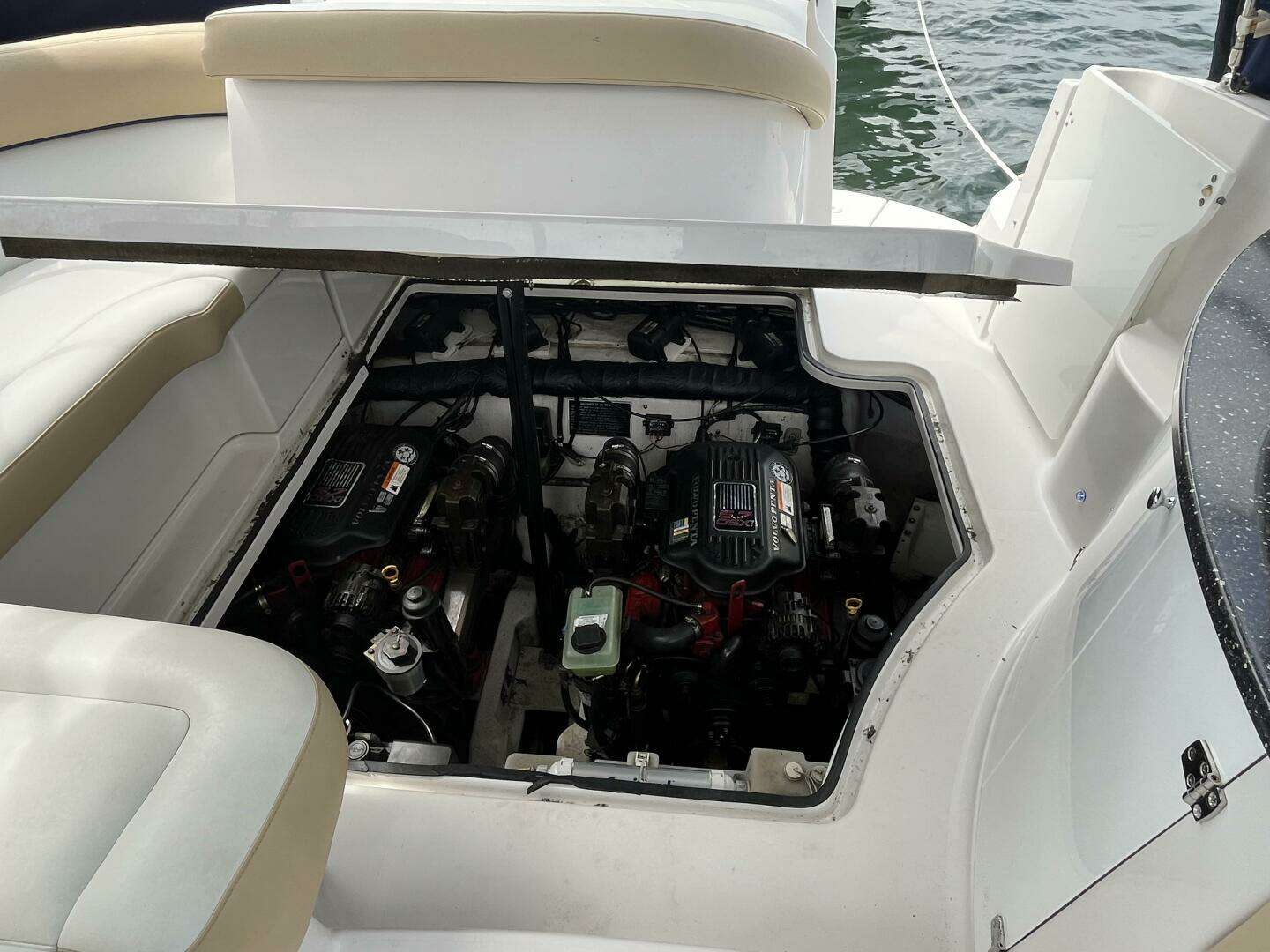 2008 Four Winns V338 - Image 46