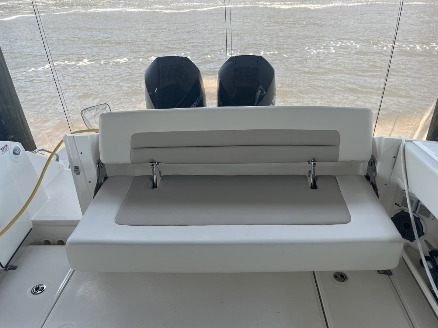 2022 Boston Whaler 320 Vantage - Image 26