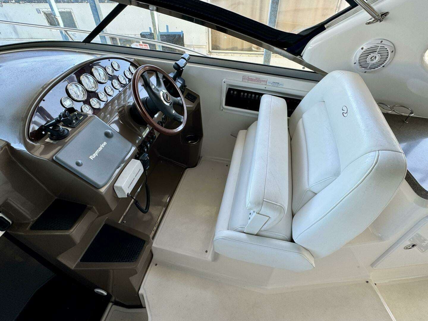 2006 Regal 3360 Window Express - Image 14