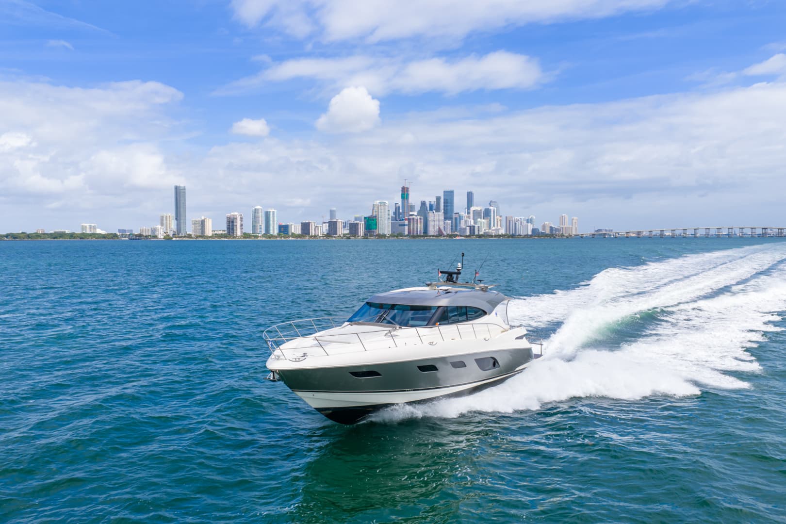 2024 Riviera 6000 SPORT YACHT - Image 30
