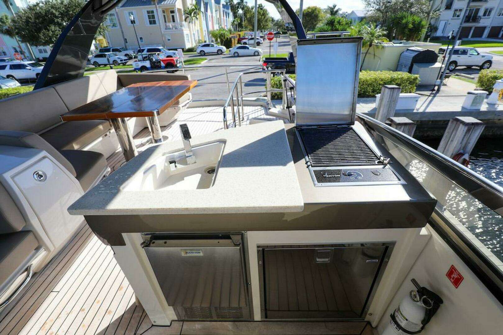 2016 Marquis 660 Sport Yacht - Image 27