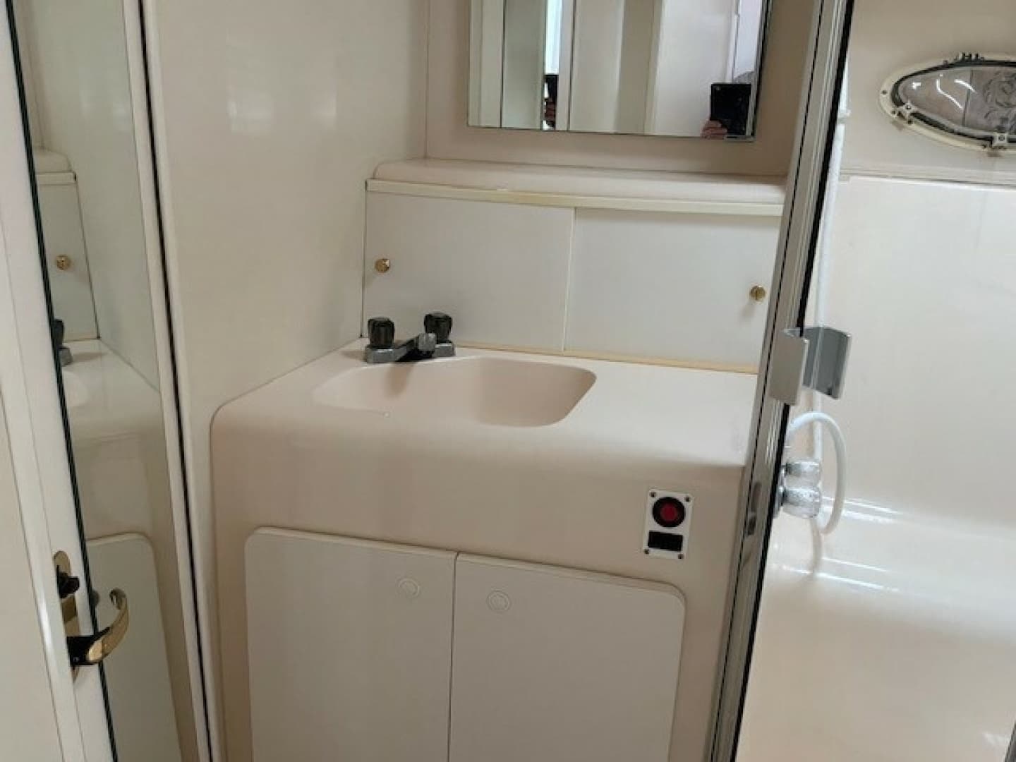 2000 Silverton 41 Convertible - Image 18