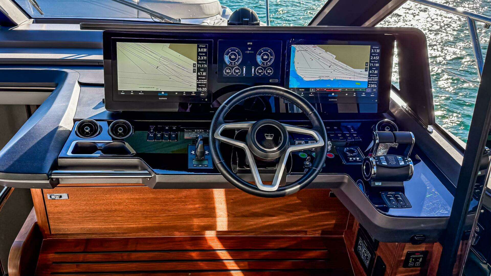2026 Princess S65 Sportbridge - Image 41