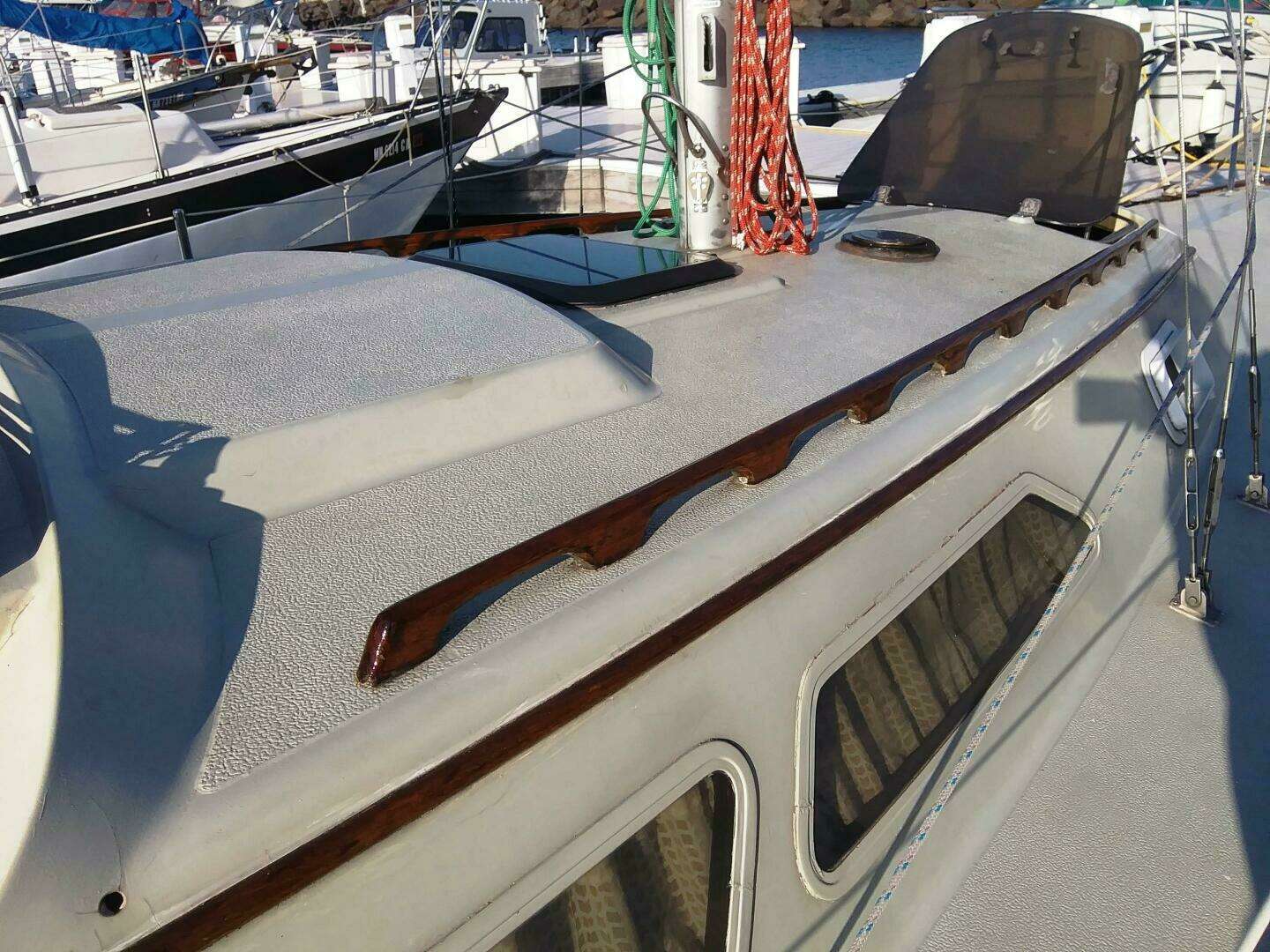1977 Islander 28 - Image 4